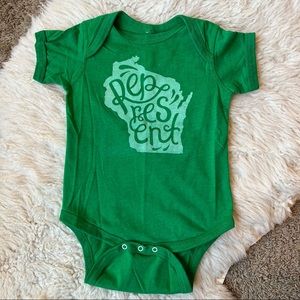 Wisconsin “Represent” Onesie | 18 mo